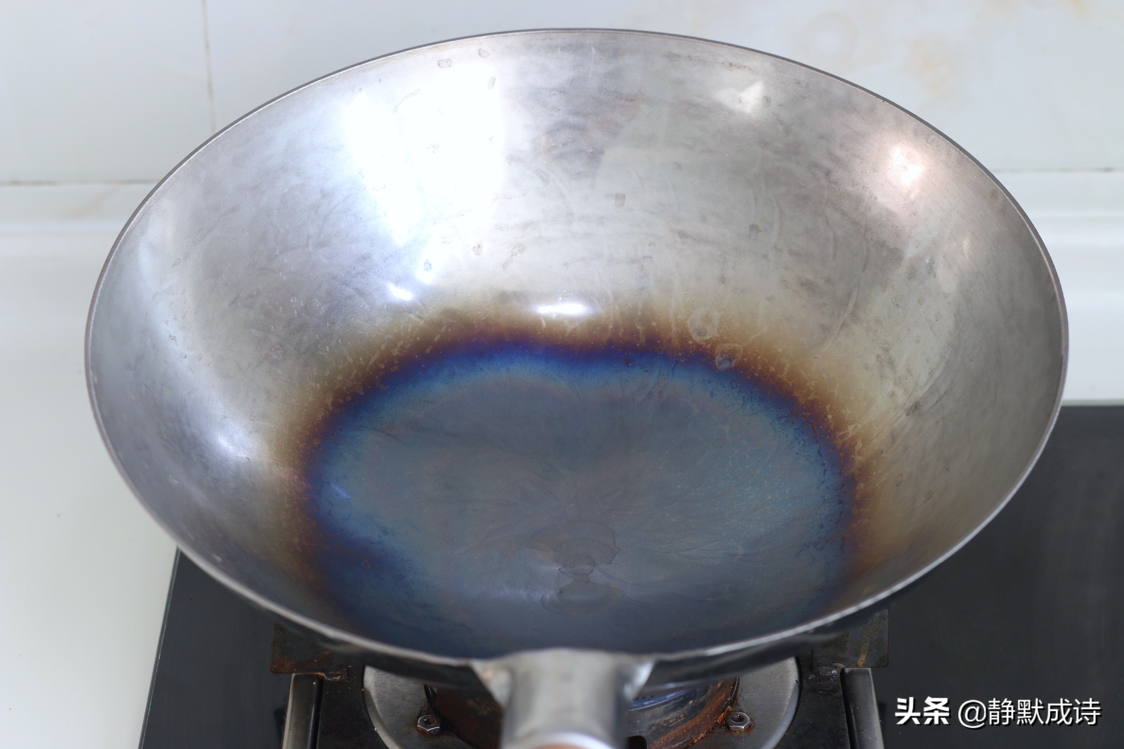铁锅怎么开锅以后就不生锈了,铁锅怎么开锅才不会开裂