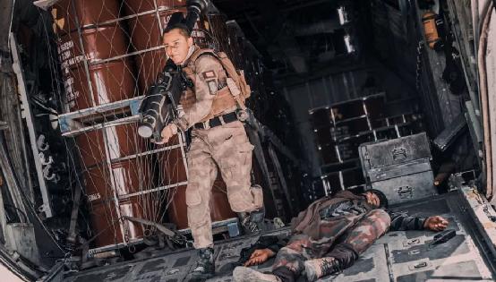 夏平将军亲自改名的红海行动，凭啥逆袭战狼，成为中国军人的代表