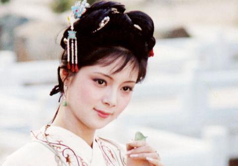 薛宝钗心性到底怎么样,薛宝钗为什么那么圆滑