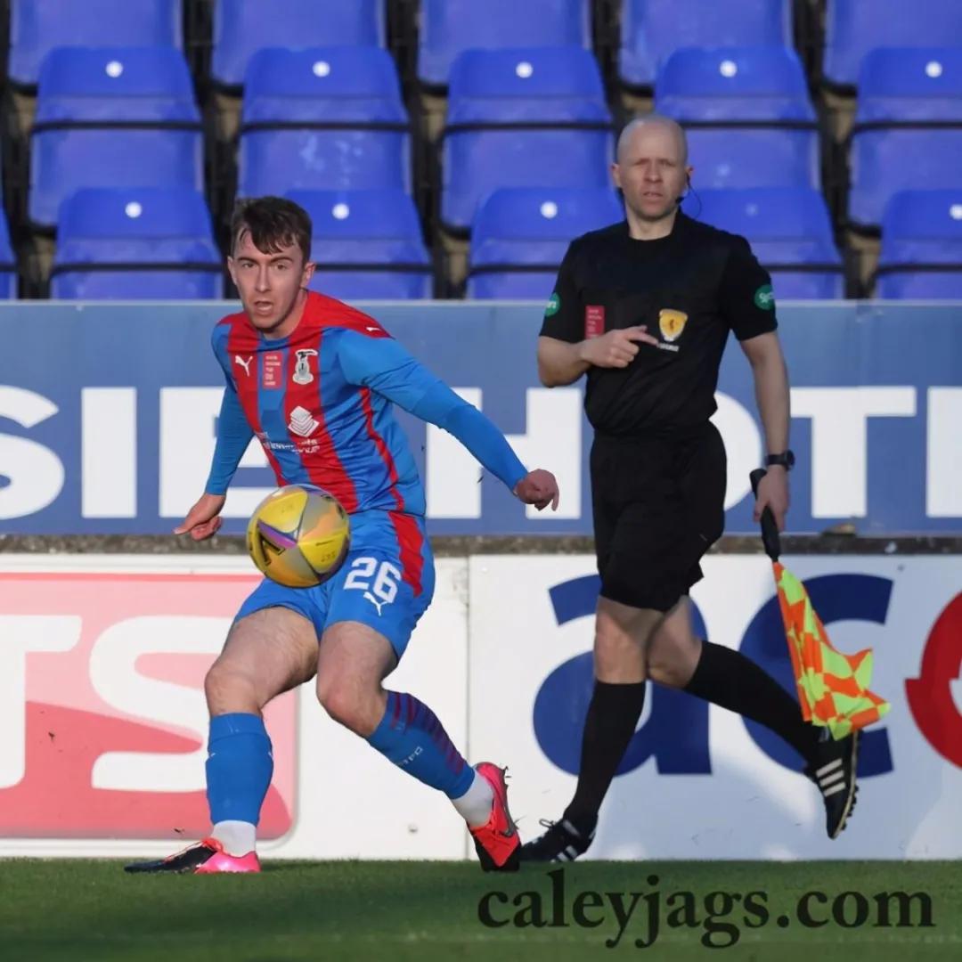 ai把光头误认成足球,ai把光头当成足球