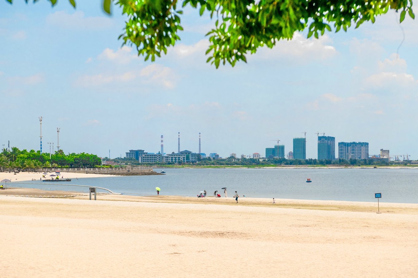 何必去国外！广东此海岛四季如春，风景堪比马尔代夫，人少物价低