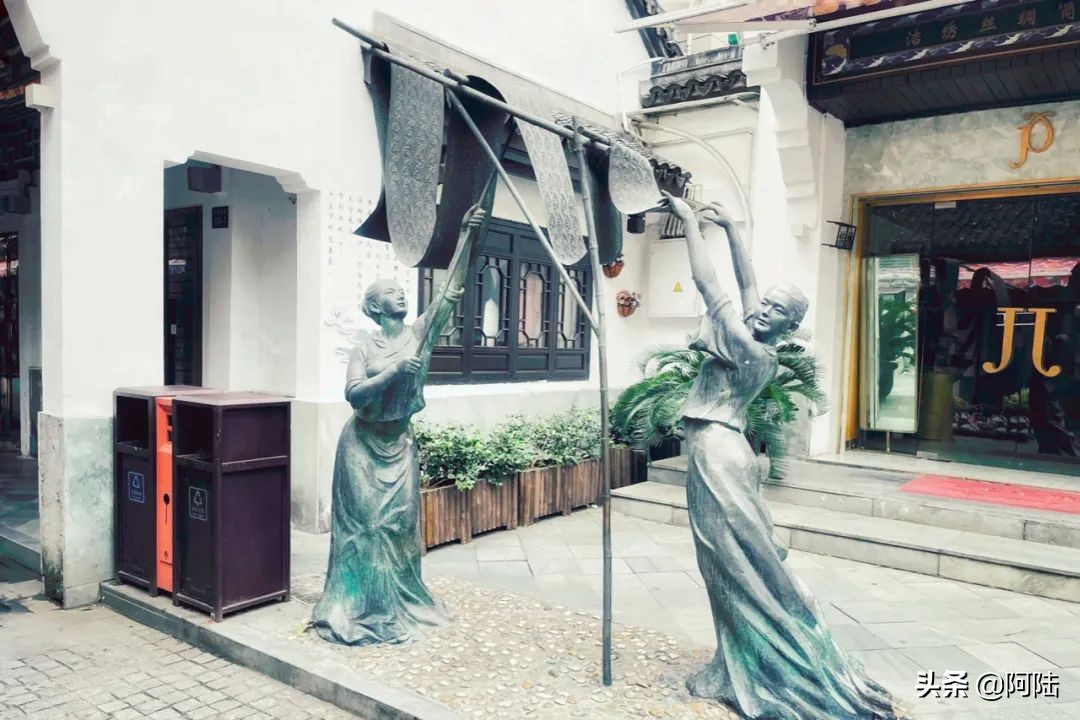 杭州老街丝绸步行街,杭州卖丝绸一条街在什么地方