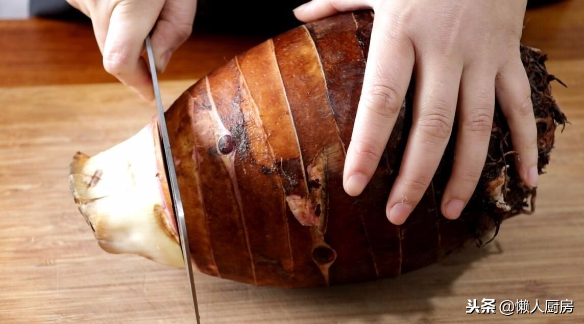 芋头这样做最好吃,一炸二炒两步搞定,外皮酥脆,内里咸香粉糯