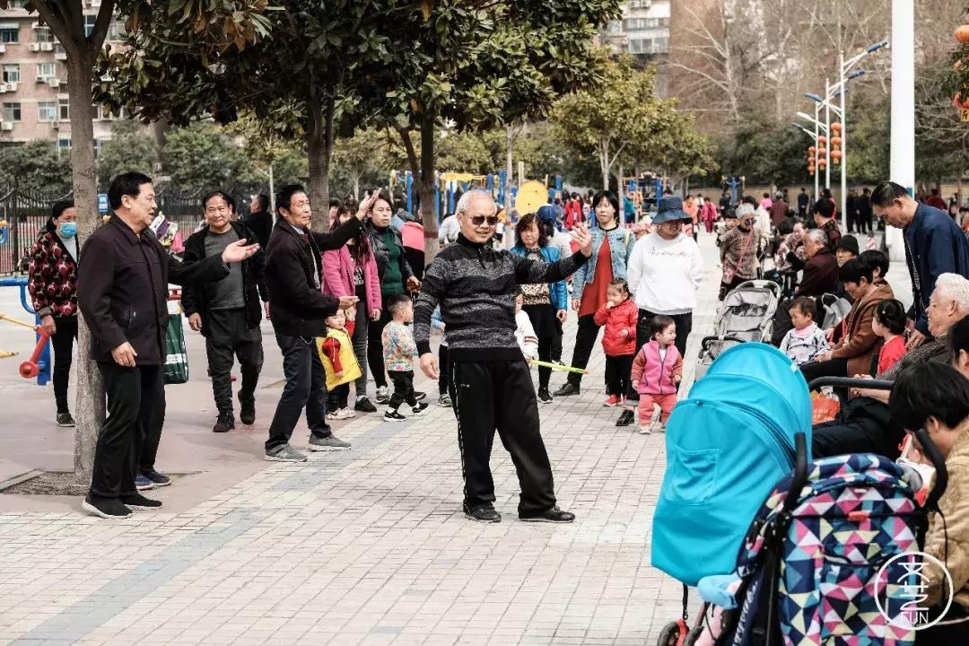 郑州火车头体育场视频,郑州市二七区火车头体育场