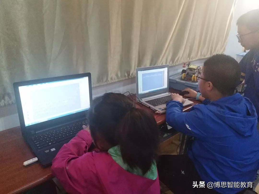 全国机器人大赛团队赛,全国机器人大赛中各种机器人介绍