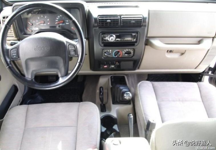 最烂的越野车内饰？16图看完吉普牧马人仪表内饰编年史