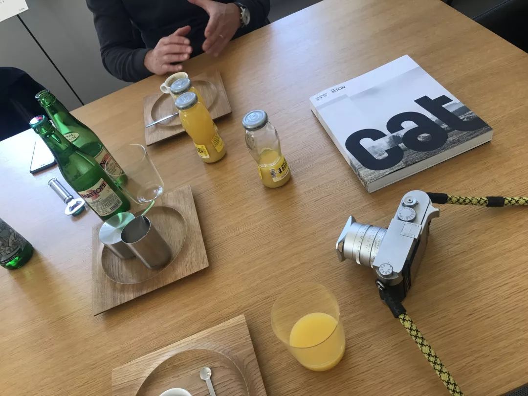 探访TON工厂看经典椅子背后的故事|疯狂24h我们去捷克干了啥？