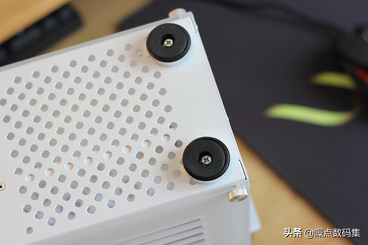 超频三蜂鸟100机箱,超频3蜂鸟i100装机