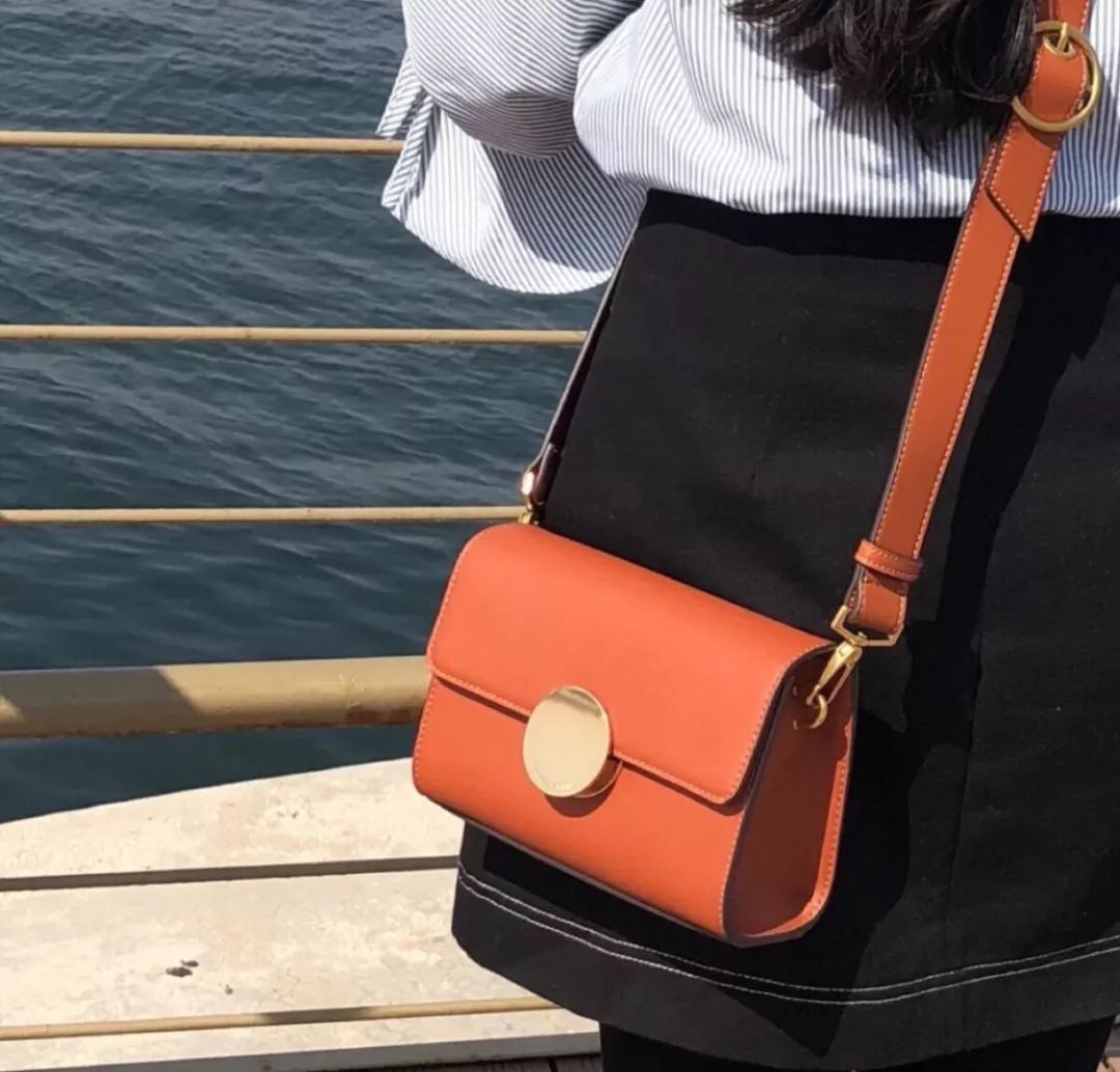 大幂幂同款包包小香风,听说包可以治百病所以买了个包