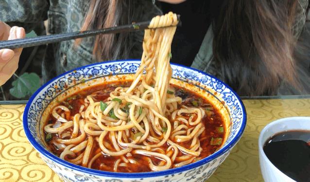到兰州吃一碗正宗的兰州牛肉面,西安正宗的兰州牛肉面推荐
