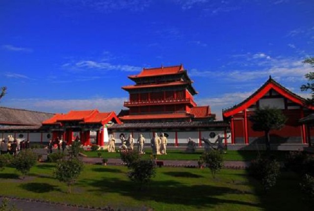 三国演义罗贯中是一个什么样的人,三国演义反映罗贯中是怎样的人