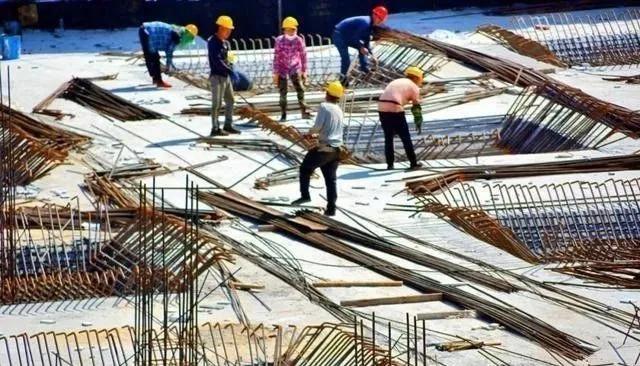 包工头亏钱了农民工工资拿不到,包工头亏了打工还债