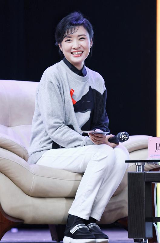 周涛黑色衬衫怎么搭配,周涛穿搭风格