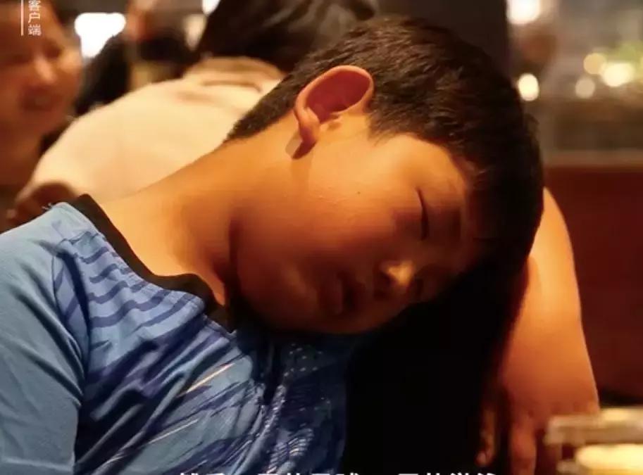 三个中产娃的暑假：每个孩子至少5个兴趣班，总开销4-8万