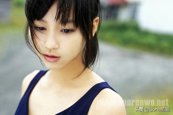 绿茶婊?一女生对其恨之入骨,于是网络大呼:离我男朋友远一点!