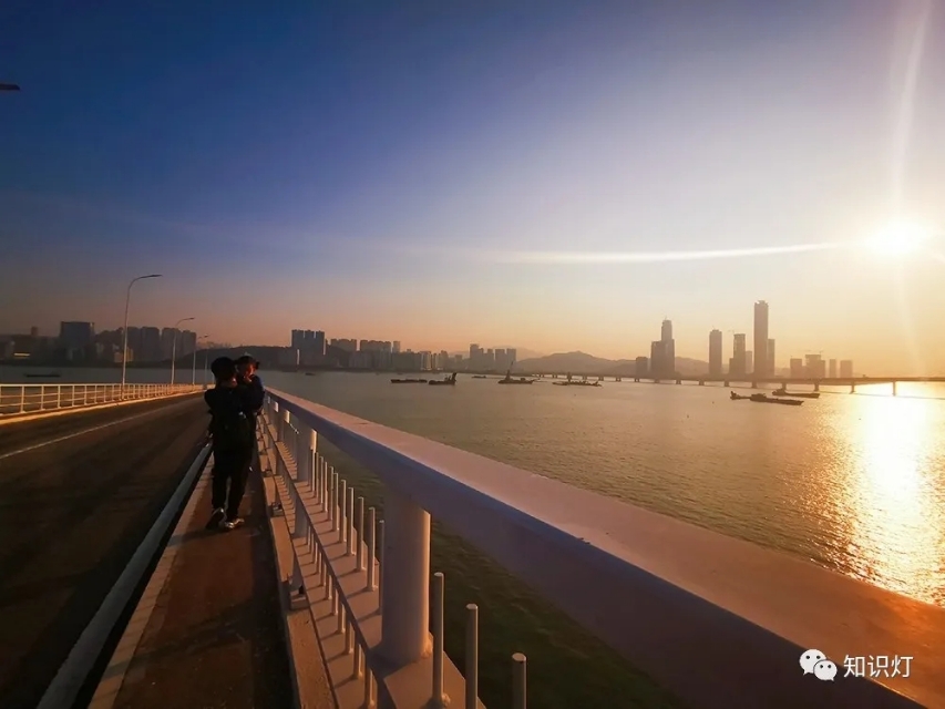 赌城简介,走进赌徒的内心世界