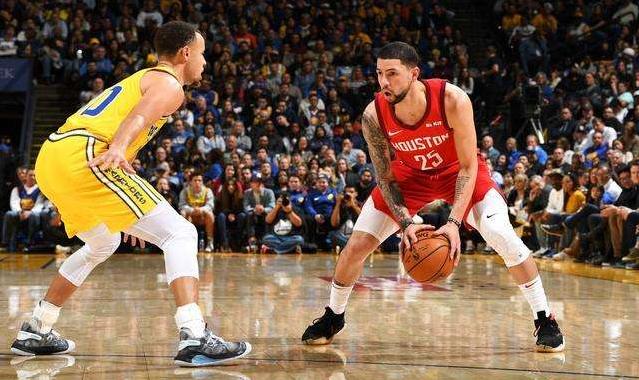 让莫雷看了都流汗的操作:猛龙用临时工价格签下10+2+3后卫