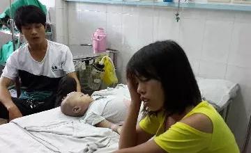 8岁男孩口吐白沫,昏迷入院,医生告知原因,宝爸痛扇自己嘴巴