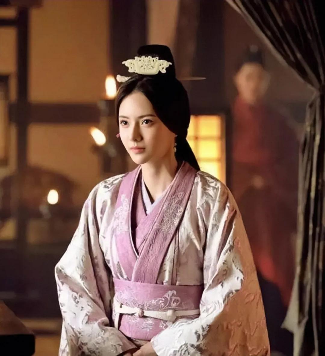 孔融让梨背后究竟有什么惊天阴谋,让梨的孔融真的因为弑母被处死吗