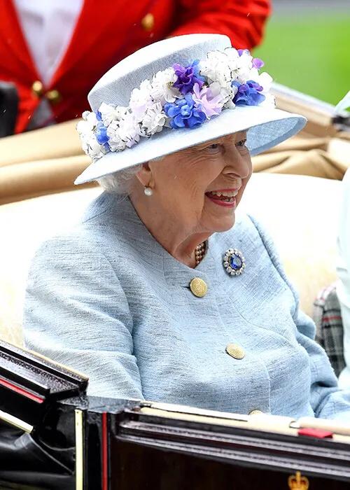 皇家时尚观察特别版:来自皇室最好的衣服和帽子