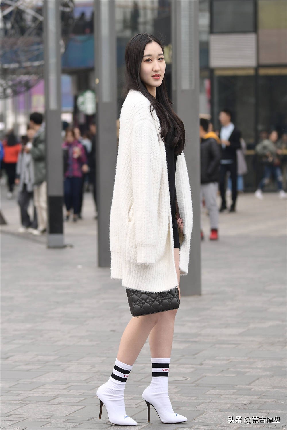 好穿又好搭冬季凹造型的短靴,今年流行的短靴怎么穿搭好看