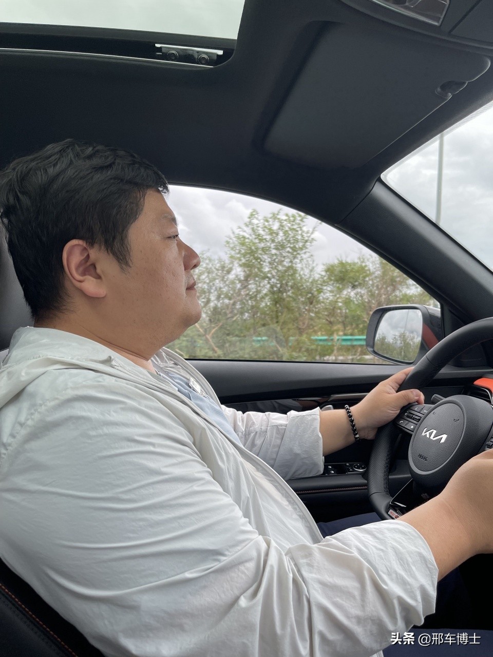 深度测评起亚智跑Ace,脱下工作服换上时装