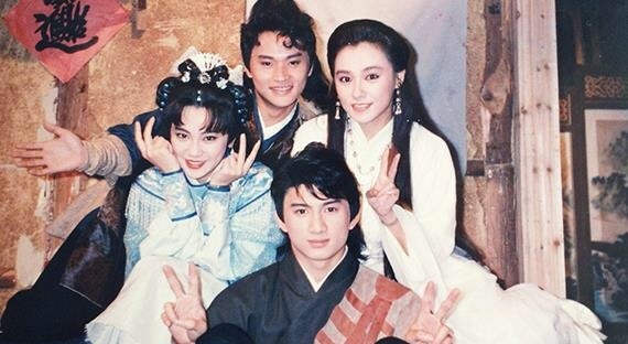 武功、变身、诅咒、外星人，童年看得津津有味的《小侠龙旋风》