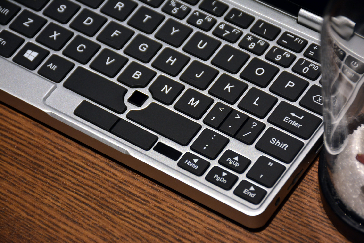 m3-8100y处理器和i56300u哪个好,m3-8100y处理器属于什么水平