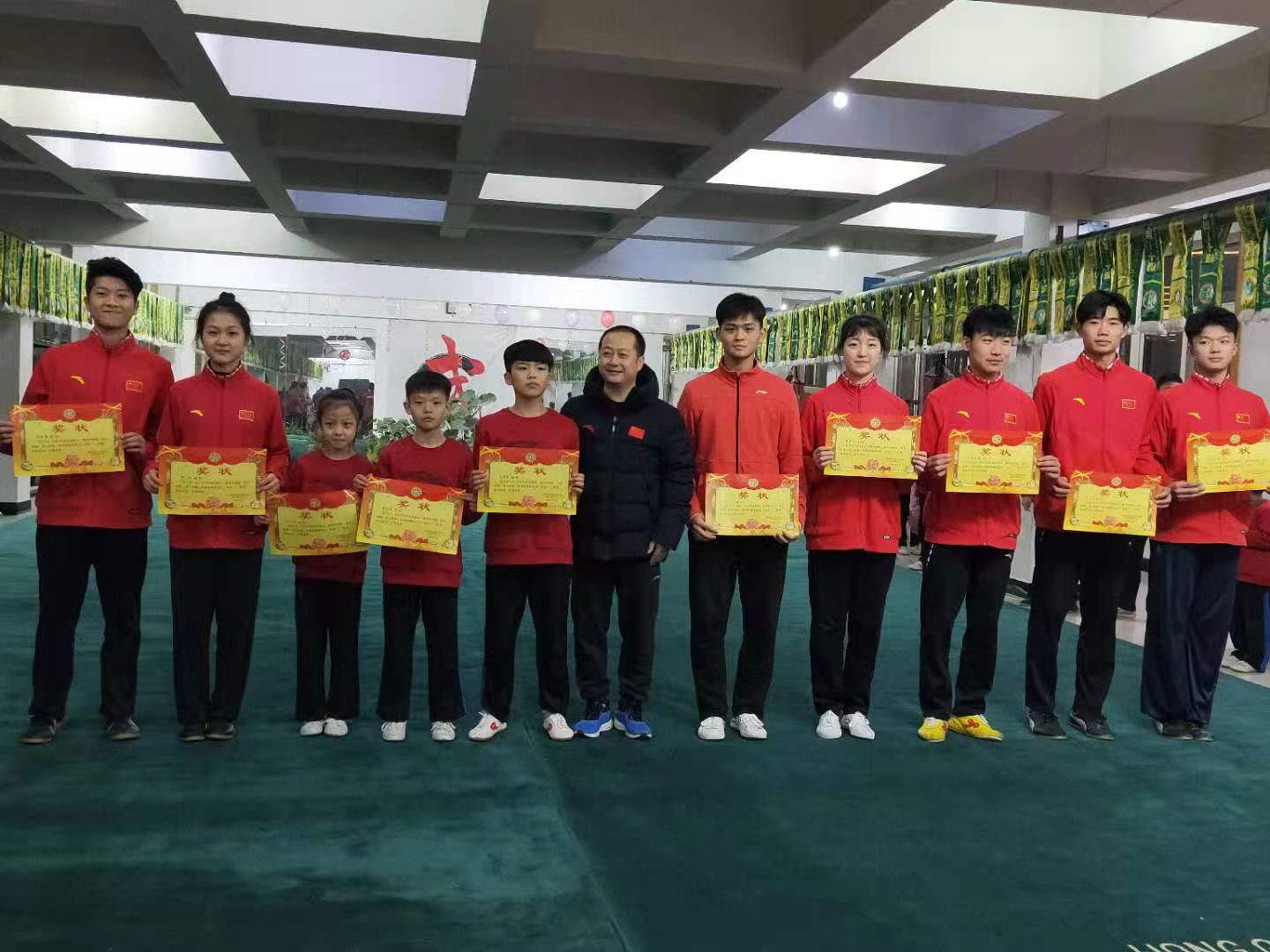 武术展演迎新年,郑州体校武术训练队