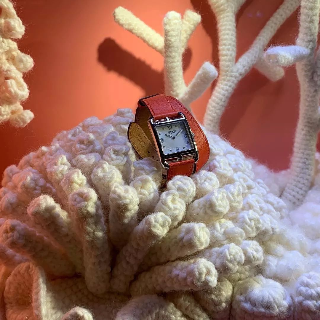 爱马仕最新的橱窗设计,手工制作的梦幻艺术空间