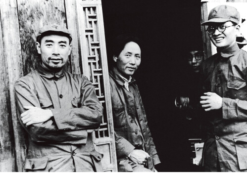 老红军嫌官小，扒开衣服让毛主席看伤疤，毛主席：我不识数