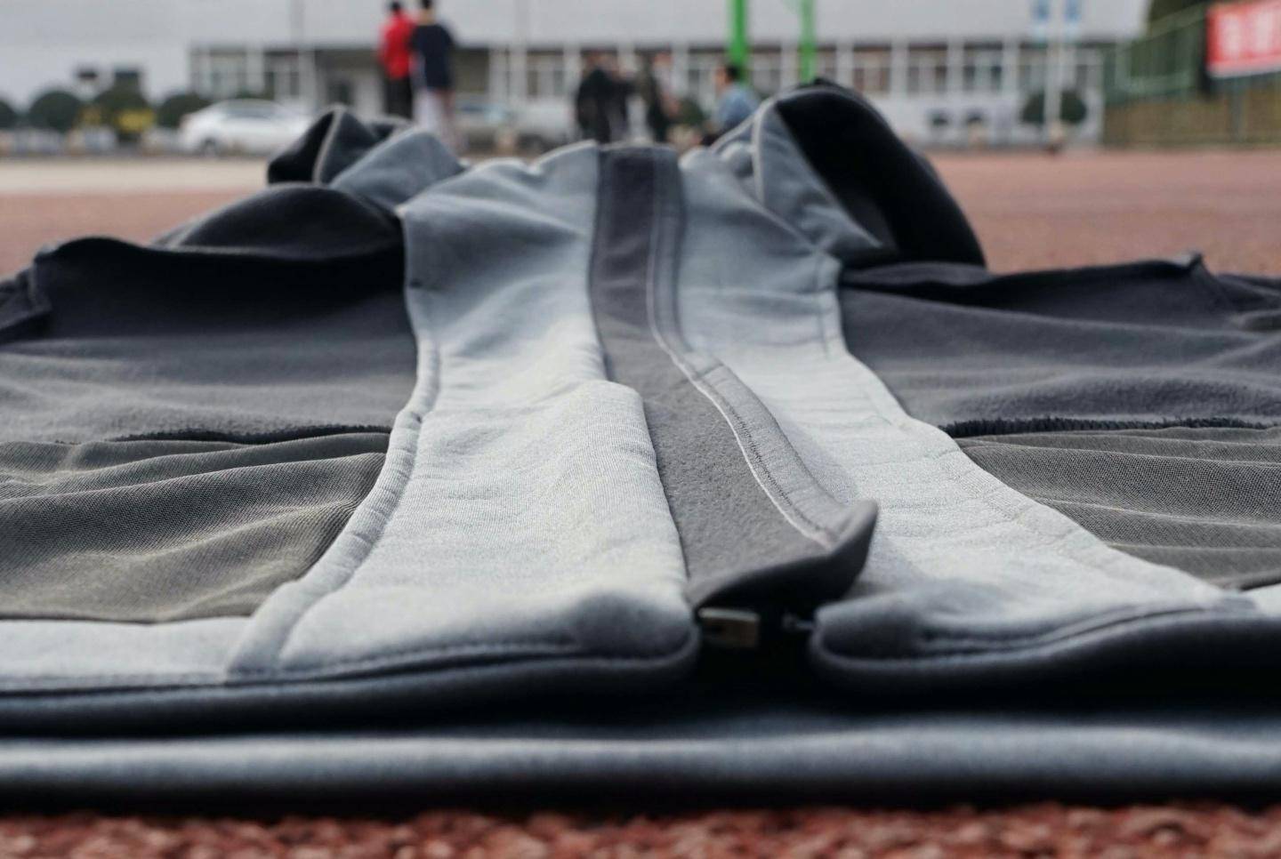 adidas连帽夹克男款白色,阿迪达斯terrex外套夹克