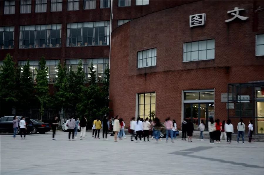 厉害了我的大学！100张图告诉你，有一种青春叫瑶湖高校！