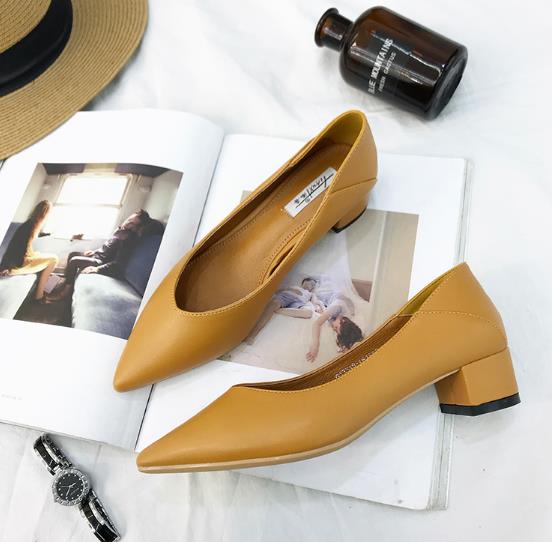 奶奶鞋怎么穿才好看 (奶奶鞋怎么穿出时尚感)