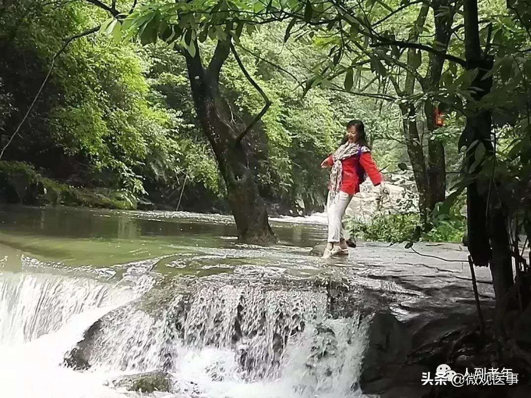 涓浗澶у澶栧嚭鏃呮父鎷嶇収鍔ㄤ綔鍚堥泦,澶у鏃呮父濮垮娍