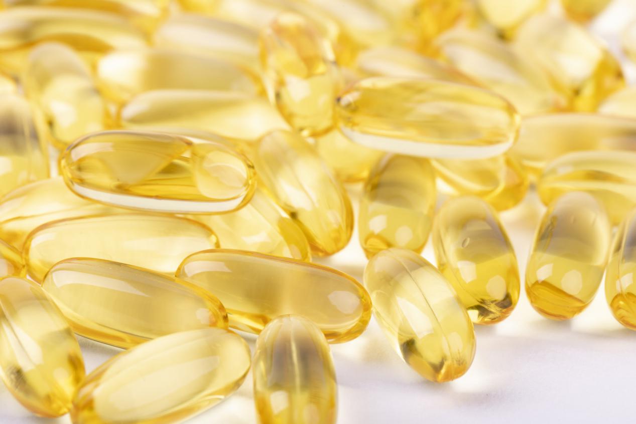 一般的鱼油可以吃吗吃多了有害吗,吃鱼油软胶囊的皮对血液有害吗