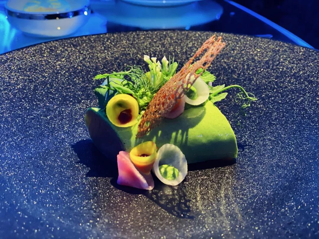 睡在获奖无数的这家酒店，一晚吃掉14颗星米其林，这样的旅行爱了