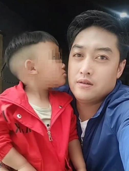 网红拉姆直播被烧的现场,网红拉姆遭前夫焚烧重度烧伤