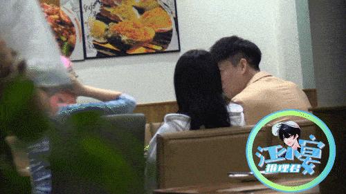 曹云金与富婆女友疑分手?前妻孕期出轨,相声馆倒闭事业爱情全完?