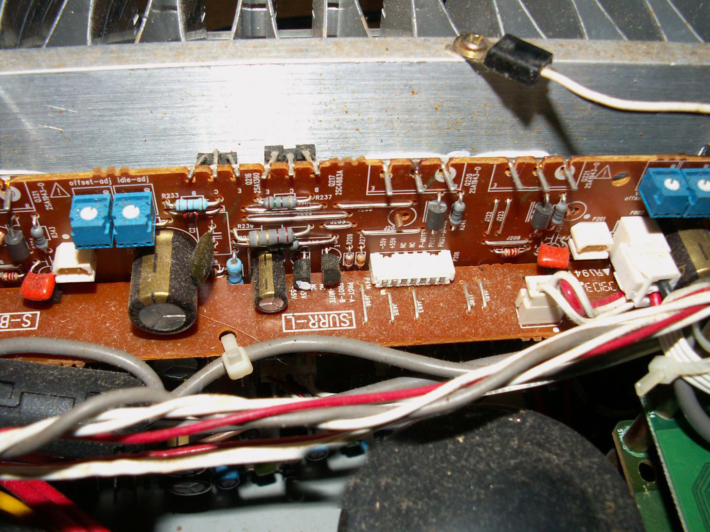 维修一台60多斤的高端影音环绕功放