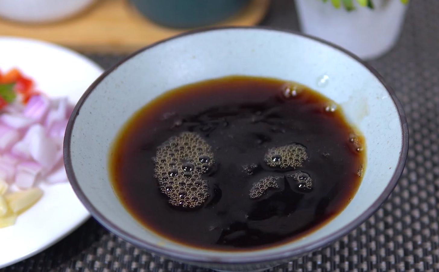 油炸花生泡醋吃可以吗有什么效果,花生泡醋的正确做法与吃法是什么