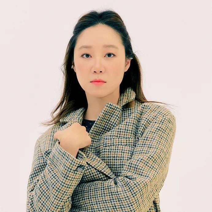 小五官扁平脸适合什么风格,塌鼻扁平脸