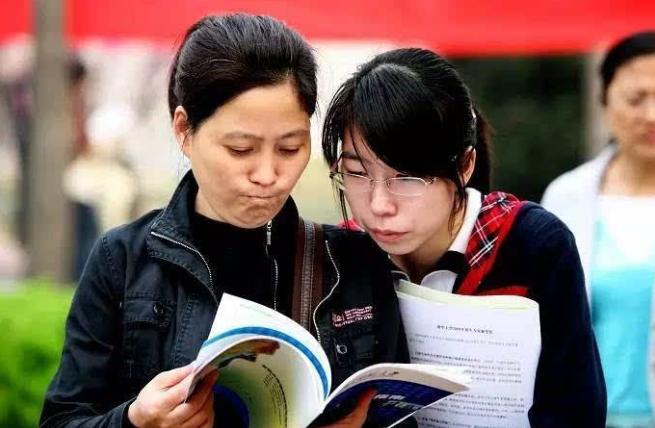 本科二批滑档能继续报专科吗,本科二批滑档的专科会优先录取吗