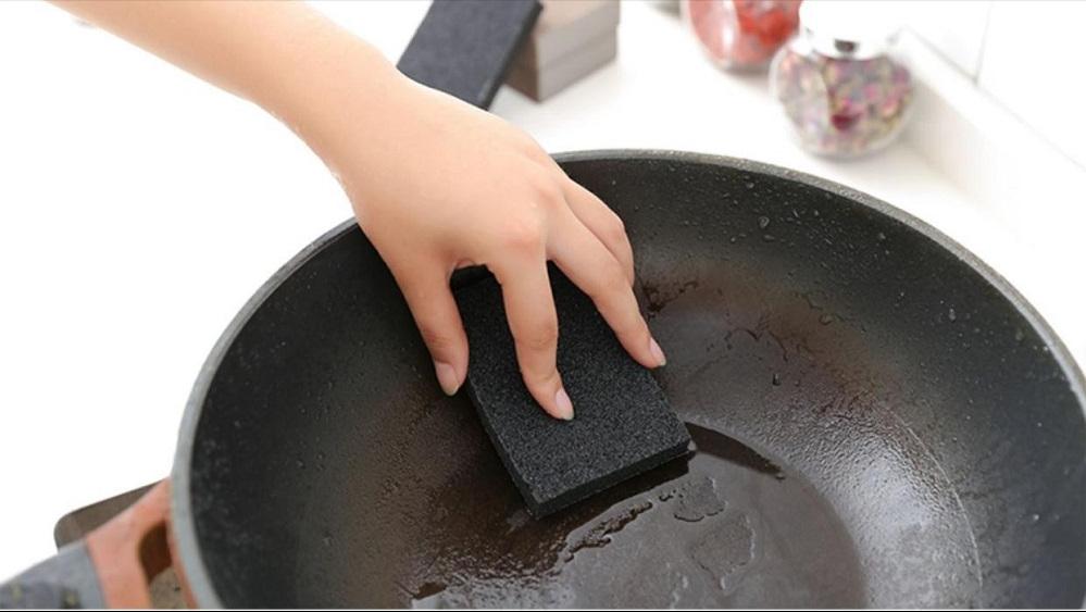 锅底黑垢用鸡蛋壳怎么去除,怎样用鸡蛋壳除锅底油污