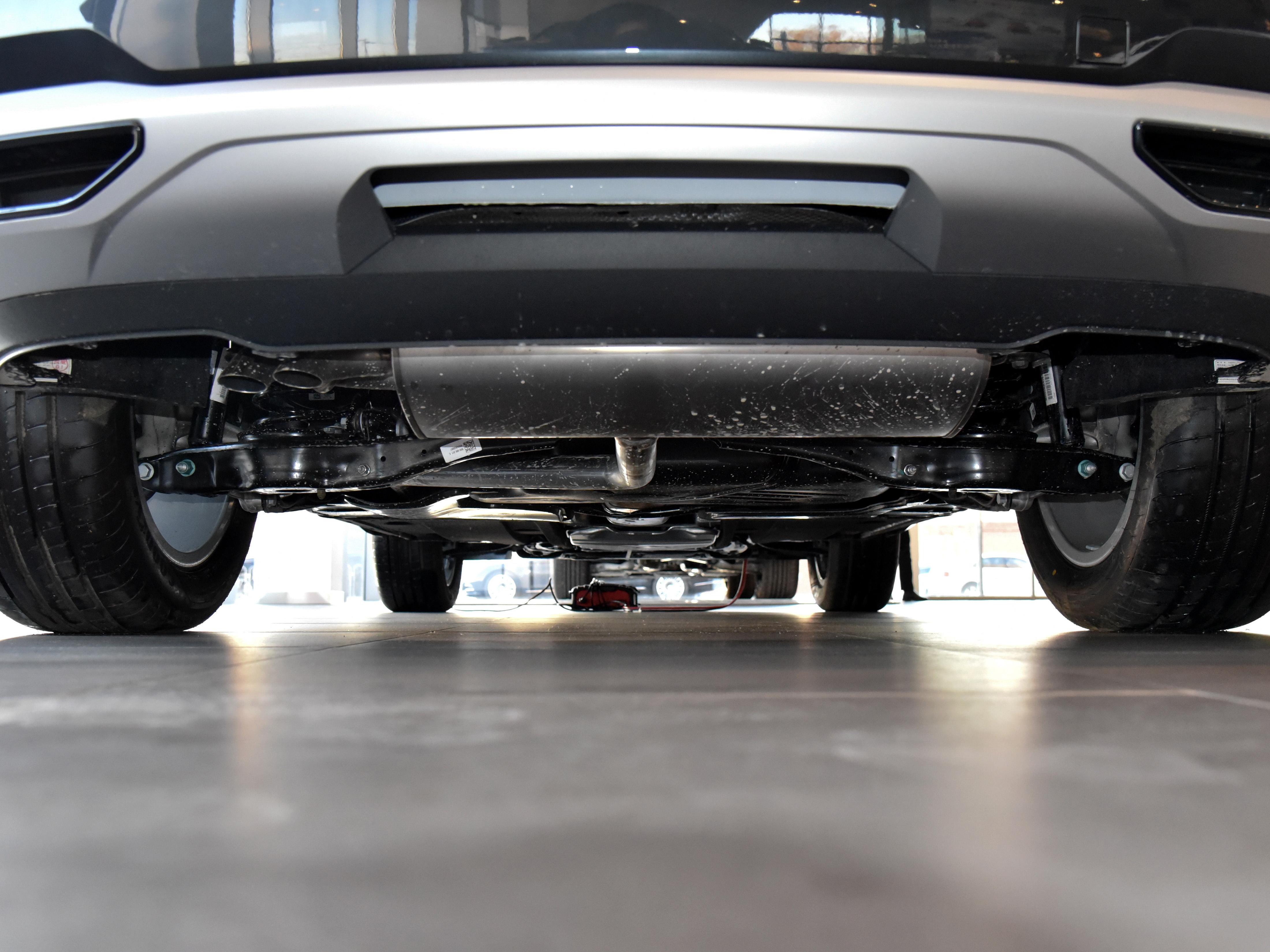 奥迪q3suv最新款,空间大油耗低性价比高的suv下线车