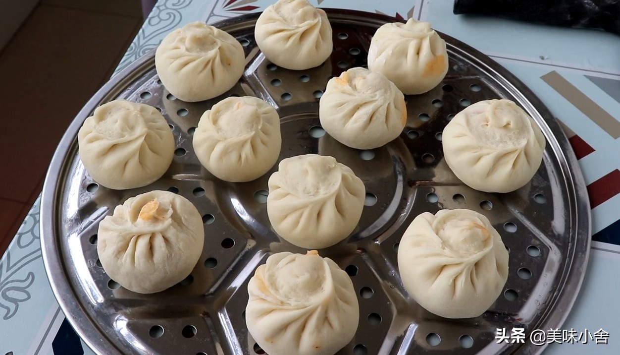 蒸包子不要直接上锅蒸牢记3诀窍,包子蒸的时候很好蒸完突然塌陷