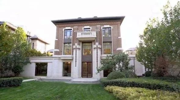 北京2.2亿豪宅火了！保洁费10万，卧室堪比二环一套房