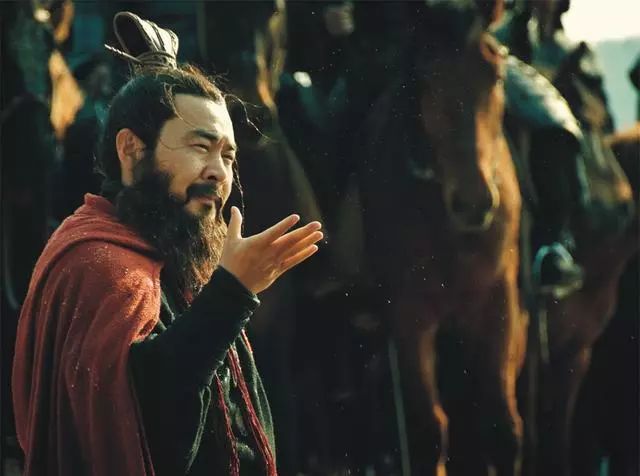 曹操才是真正的枭雄,曹操才是真正的军事家