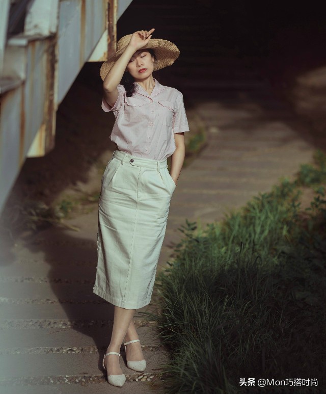 微胖女孩该穿什么样的衣服才好看,微胖女生穿什么风格的衣服最好看
