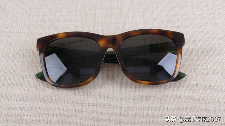 太阳镜鼻托掉了,板材眼镜鼻托掉了怎么配